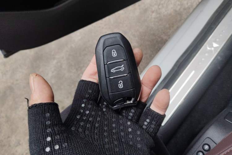 Used DS 9 2021 45THP Opera House Edition Vehicle Key