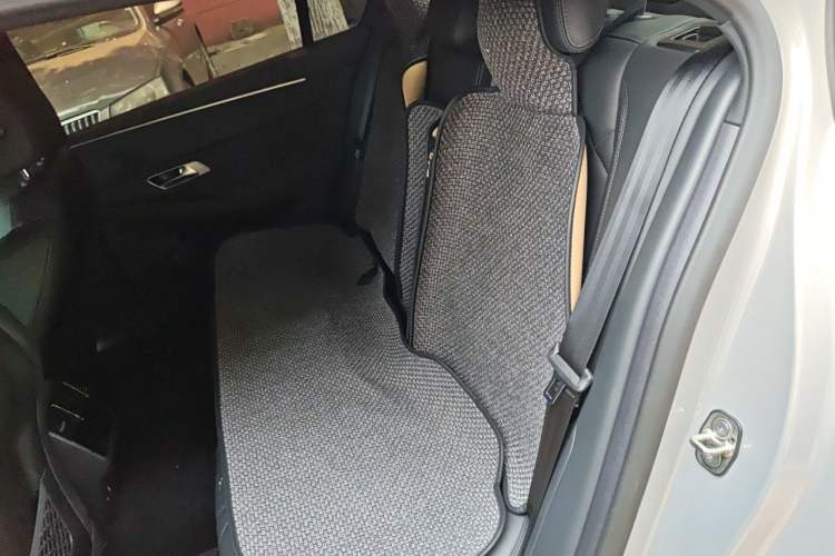 Used DS 9 2022 45THP Rivoli Tech Edition Left Rear Seat