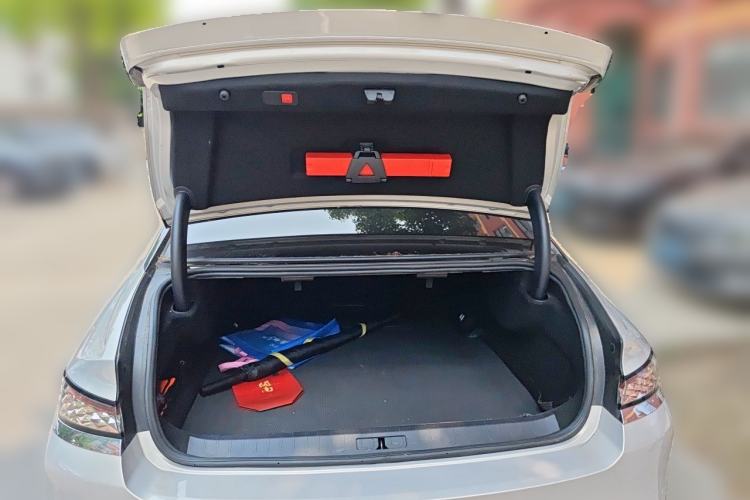 Used DS 9 2022 45THP Rivoli Tech Edition Trunk