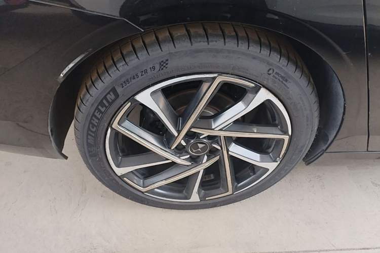 Used DS 9 New Energy 2021 1.6T E-TENSE Opera Plug-in Hybrid Edition Right Rear Wheel Hub