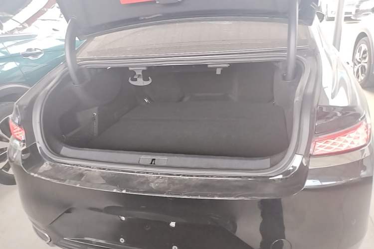 Used DS 9 New Energy 2021 1.6T E-TENSE Opera Plug-in Hybrid Edition Trunk