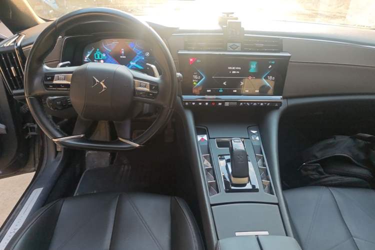 Used DS 9 New Energy 2021 1.6T E-TENSE Montmartre Advanced Plug-in Hybrid Center Console
