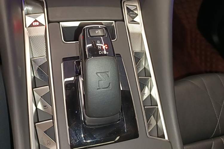 Used DS 9 New Energy 2021 1.6T E-TENSE Rivoli Plug-in Hybrid Edition Gear Lever