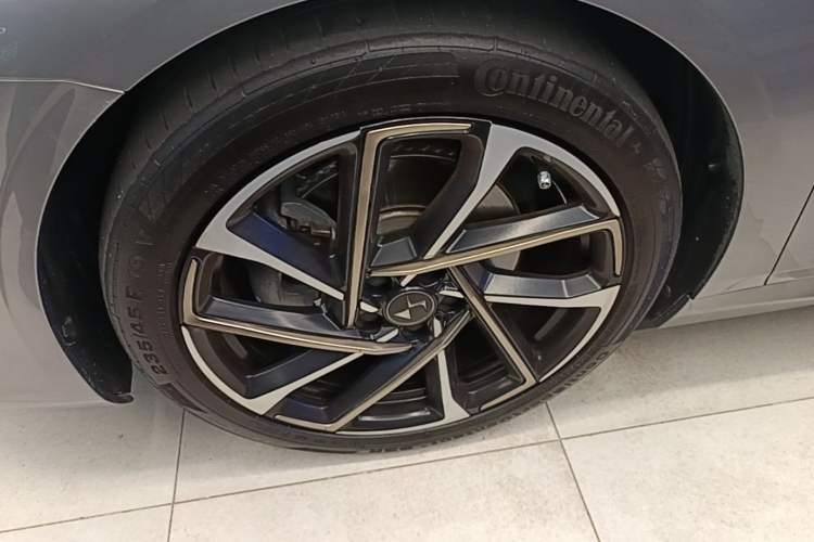 Used DS 9 New Energy 2021 1.6T E-TENSE Rivoli Plug-in Hybrid Edition Left Front Wheel Hub