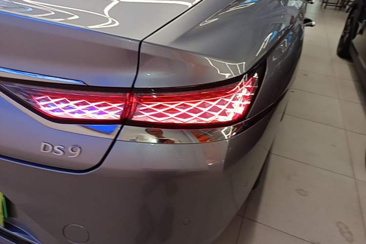 Used DS 9 New Energy 2021 1.6T E-TENSE Rivoli Plug-in Hybrid Edition Right Rear Taillight