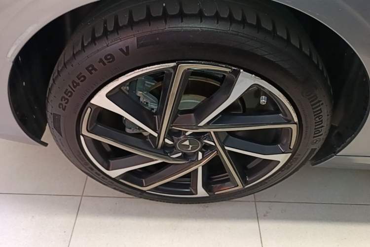 Used DS 9 New Energy 2021 1.6T E-TENSE Rivoli Plug-in Hybrid Edition Right Rear Wheel Hub