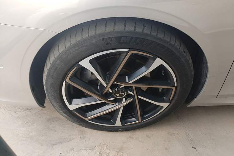 Used DS 9 New Energy 2021 1.6T E-TENSE Opera Plug-in Hybrid Edition Left Front Wheel Hub