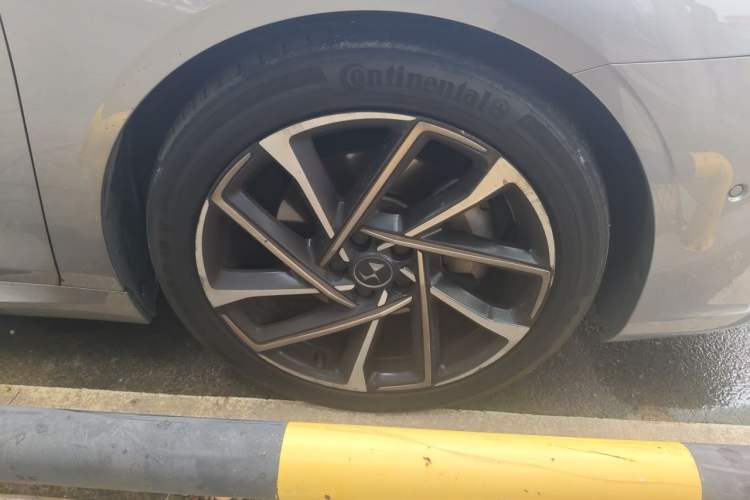 Used DS 9 New Energy 2021 1.6T E-TENSE Opera Plug-in Hybrid Edition Right Front Wheel Hub