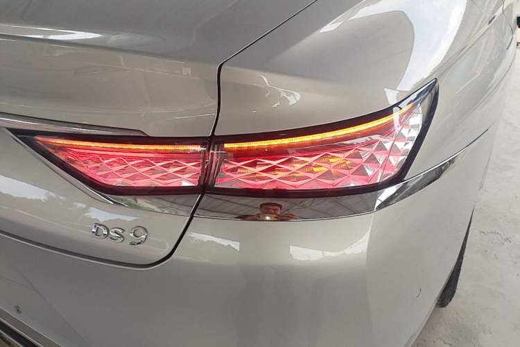 Used DS 9 New Energy 2021 1.6T E-TENSE Opera Plug-in Hybrid Edition Right Rear Taillight