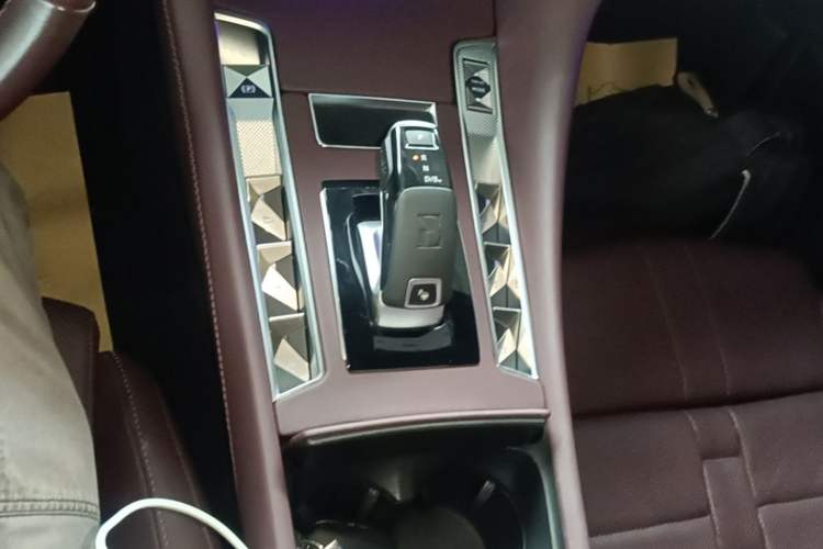 Used DS 9 New Energy 2022 1.6T E-TENSE Opera House Plug-in Hybrid Edition Gear Lever