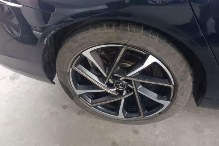 Used DS 9 New Energy 2022 1.6T E-TENSE Opera House Plug-in Hybrid Edition Right Rear Wheel Hub