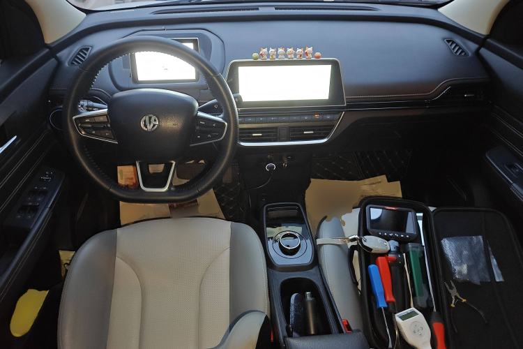 Used Electric House YOUNG Light XiaoXin 2023 408KM Pearl Edition Center Console
