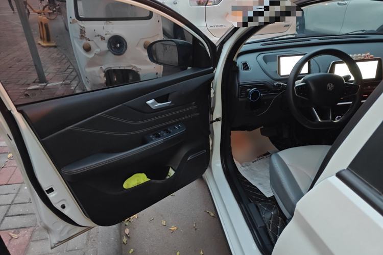 Used Electric House YOUNG Light XiaoXin 2023 408KM Pearl Edition Driver Seat