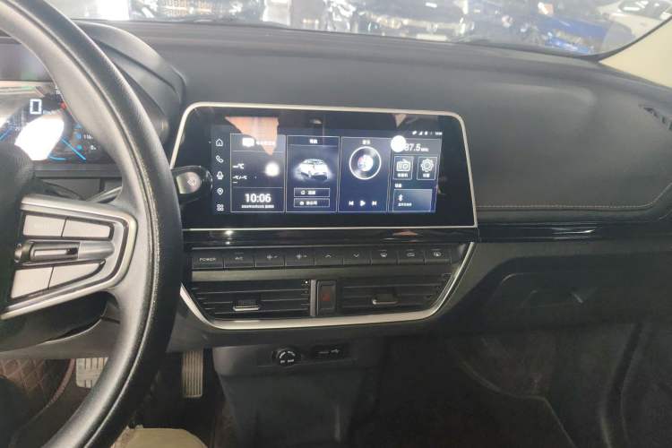 Used Electric House YOUNG Light XiaoXin 2021 S400 4-seater Audio And AC Panel