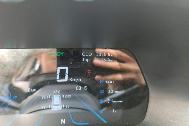 Used Electric House YOUNG Light XiaoXin 2021 S400 4-seater Odometer Close Up