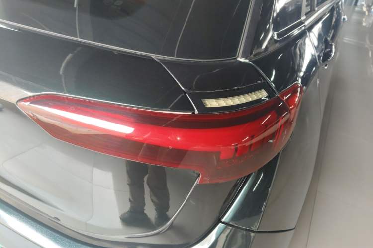Used Electric House YOUNG Light XiaoXin 2021 S400 4-seater Right Rear Taillight