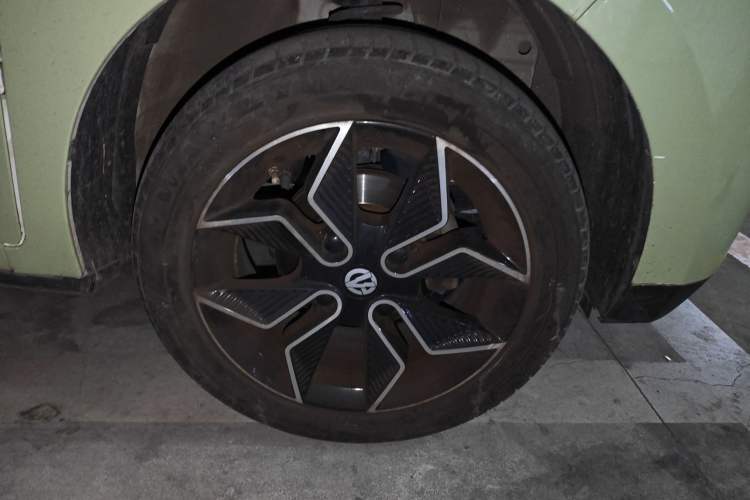 Used Electric House YOUNG Light XiaoXin 2021 L400 4-seater Right Front Wheel Hub