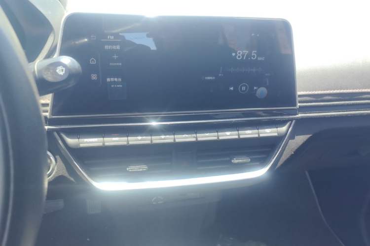Used Electric House YOUNG Light XiaoXin 2021 S400 4-seater Audio And AC Panel