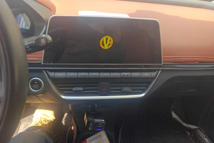 Used Electric House YOUNG Light XiaoXin 2021 L400 4-seater Audio And AC Panel