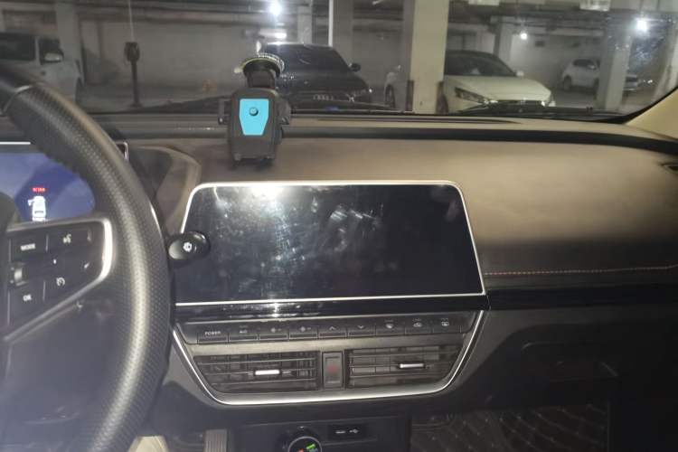 Used Electric House YOUNG Light XiaoXin 2021 S400 5-seater Audio And AC Panel