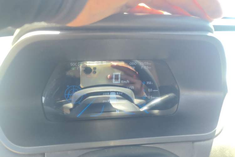 Used Electric House YOUNG Light XiaoXin 2021 S400 4-seater Odometer Close Up