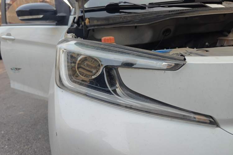 Used Electric House YOUNG Light XiaoXin 2021 L400 4-seater Right Front Headlight