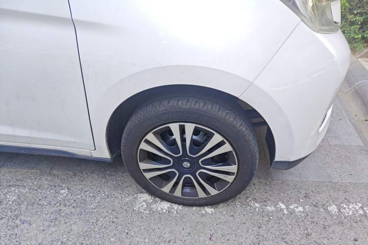 Used Electric House YOUNG Light XiaoXin 2021 S300 4-seater Right Front Wheel Hub