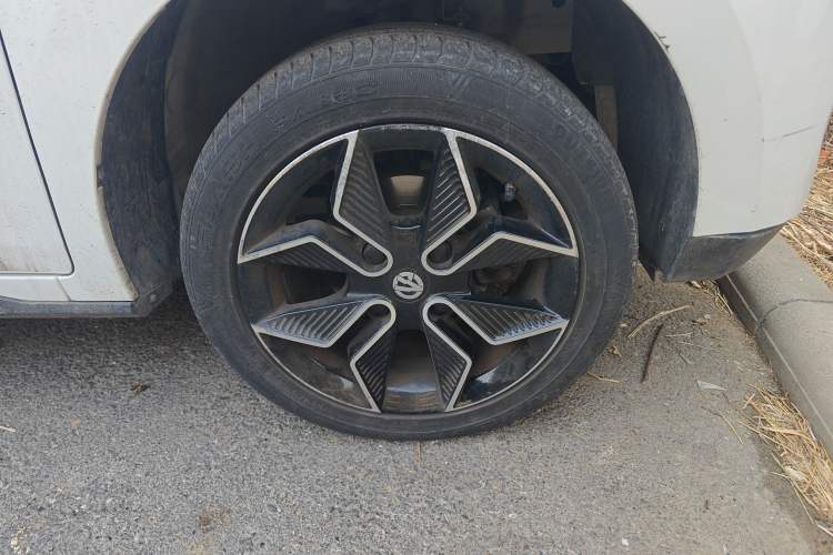 Used Electric House YOUNG Light XiaoXin 2021 L400 4-seater Right Front Wheel Hub