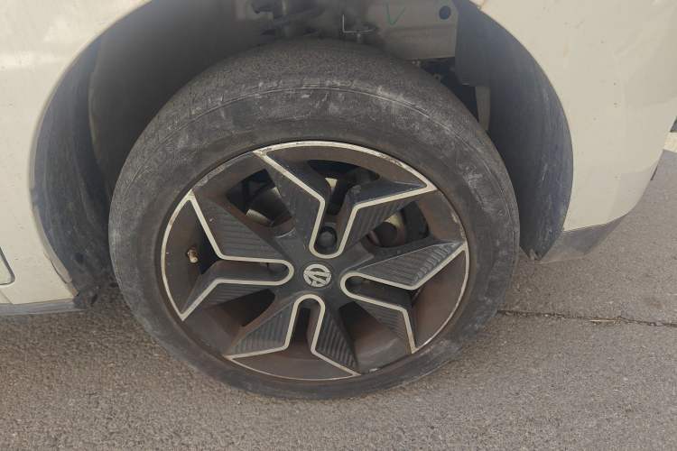 Used Electric House YOUNG Light XiaoXin 2021 L400 4-seater Right Front Wheel Hub