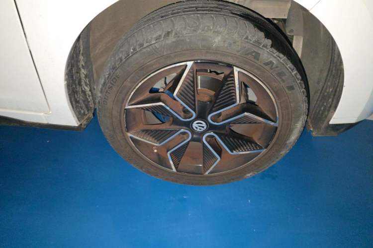 Used Electric House YOUNG Light XiaoXin 2021 L400 4-seater Right Front Wheel Hub