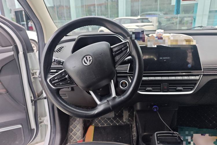 Used Electric House YOUNG Light XiaoXin 2021 Business Edition 4 Seats Steering Wheel
