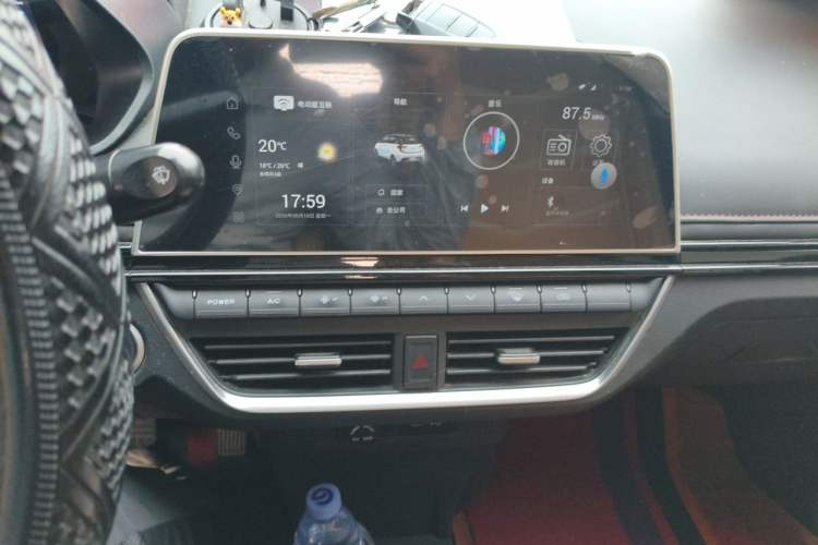 Used Electric House YOUNG Light XiaoXin 2023 302KM Original Version Audio And AC Panel