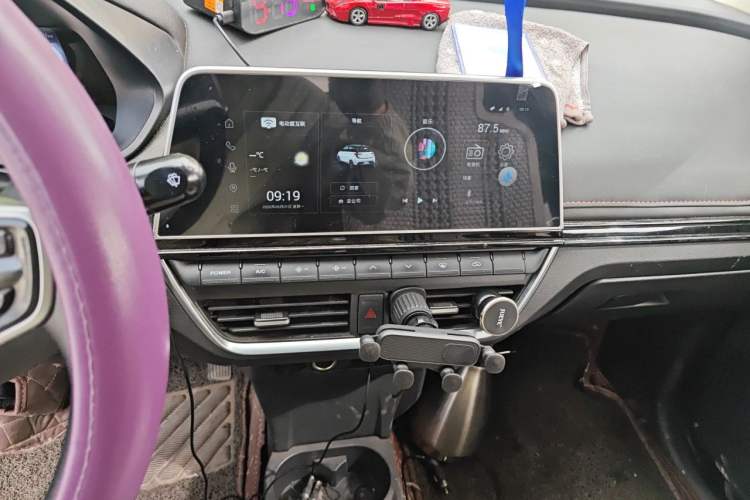Used Electric House YOUNG Light XiaoXin 2023 302KM Original Version Audio And AC Panel