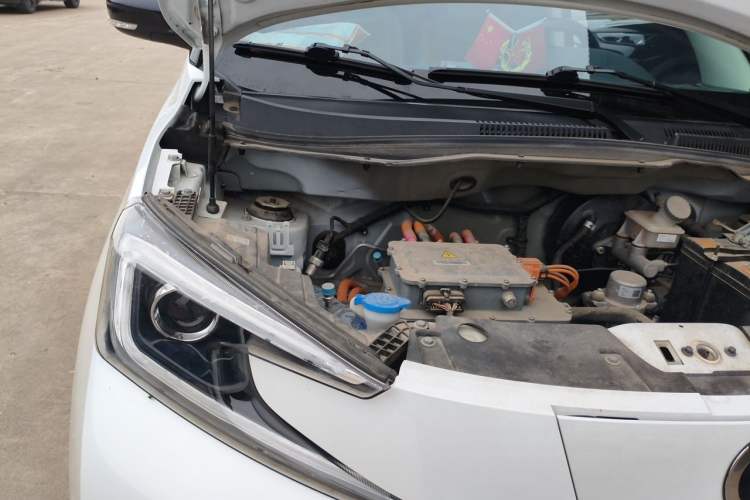 Used Electric House YOUNG Light XiaoXin 2023 302KM Original Version Engine Bay Right