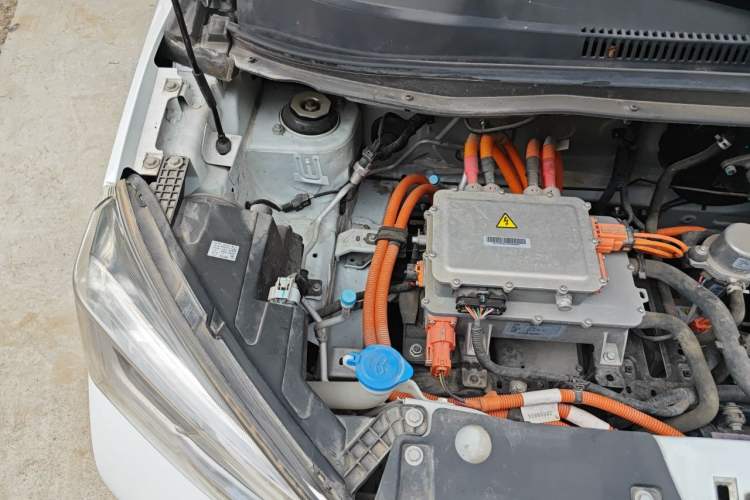 Used Electric House YOUNG Light XiaoXin 2023 302KM Original Version Engine Bay Right