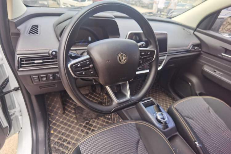 Used Electric House YOUNG Light XiaoXin 2023 302KM Original Version Interior 1