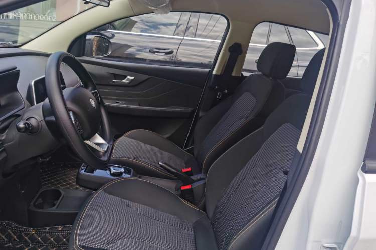 Used Electric House YOUNG Light XiaoXin 2023 302KM Original Version Interior 2