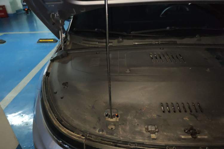 Used ENOVATE ME5 2022 Anniversary Limited Edition Engine Bay Right