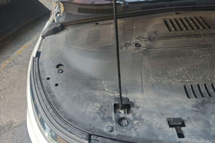 Used ENOVATE ME5 2022 Anniversary Limited Edition Engine Bay Right