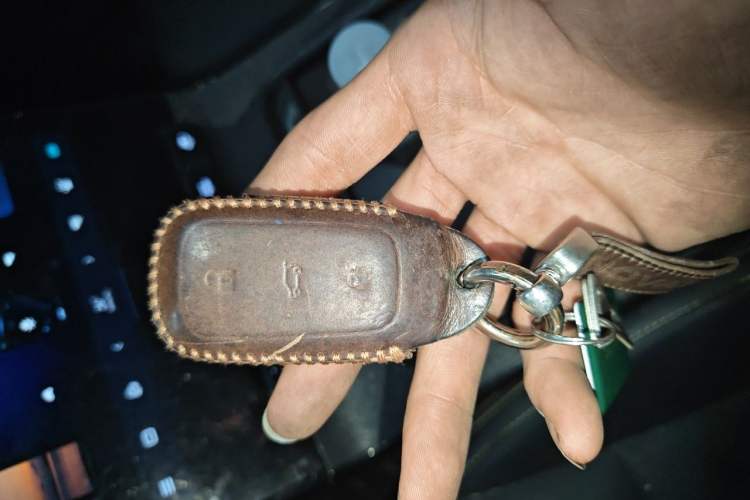 Used ENOVATE ME5 2022 Anniversary Limited Edition Vehicle Key
