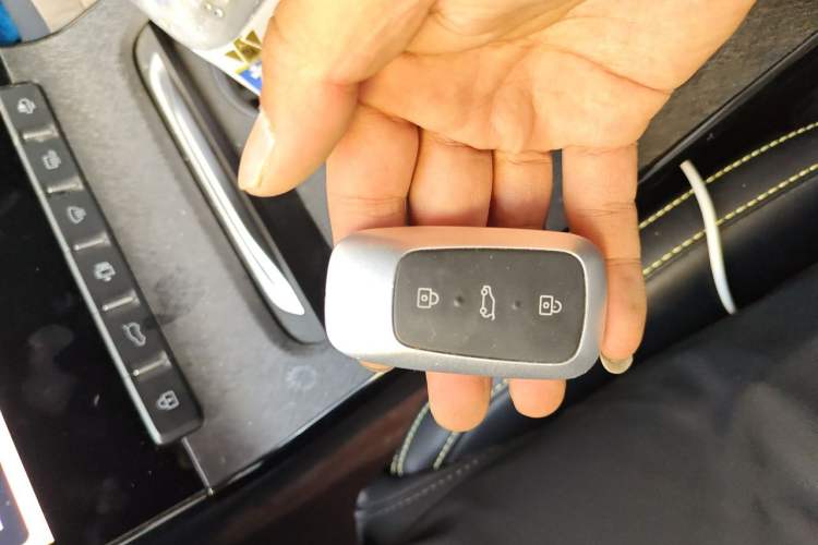 Used ENOVATE ME5 2022 Anniversary Limited Edition Vehicle Key