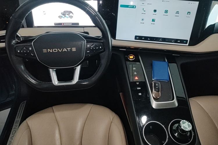 Used ENOVATE ME7 2021 Pilot Edition Flagship Model 530 km Center Console