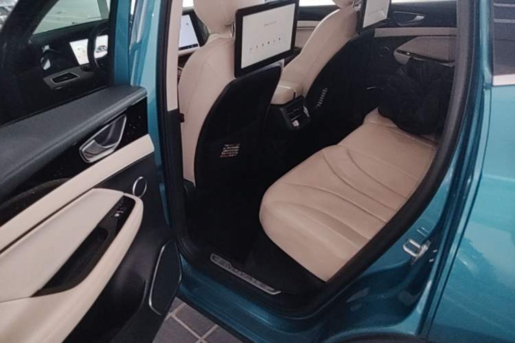 Used ENOVATE ME7 2021 Pilot Edition Flagship Model 530 km Left Rear Seat