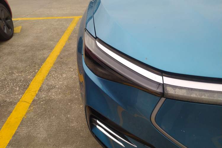 Used ENOVATE ME7 2021 530 km Right Front Headlight
