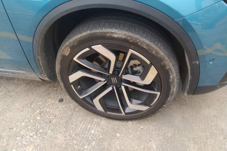 Used ENOVATE ME7 2021 530 km Right Front Wheel Hub