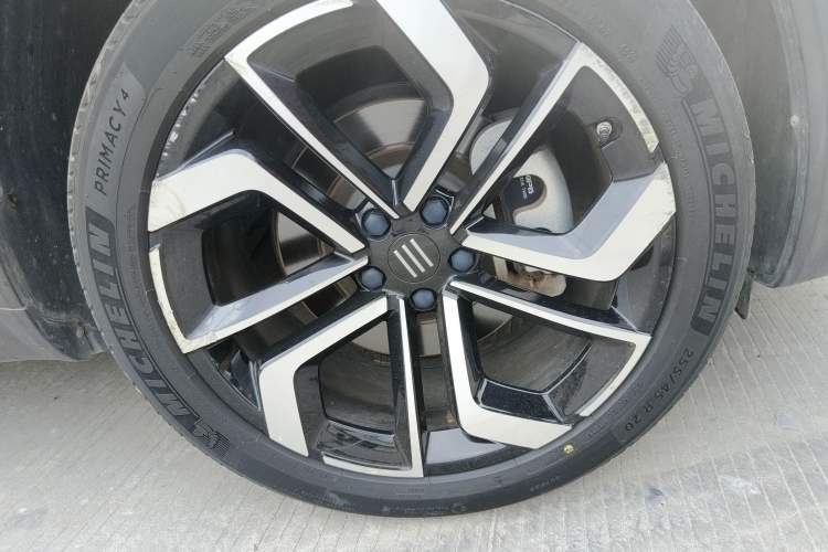 Used ENOVATE ME7 2021 Pilot Edition Flagship Model 530 km Right Front Wheel Hub