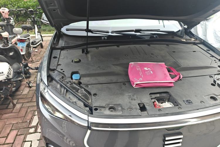 Used ENOVATE ME7 2021 530 km Engine Bay Right