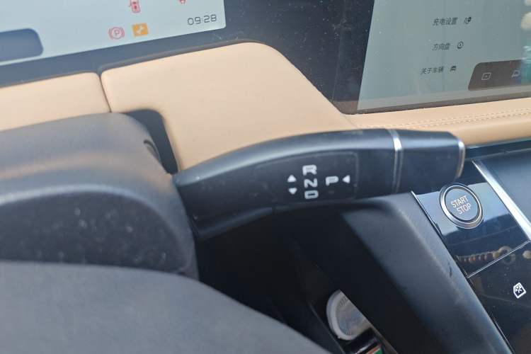 Used ENOVATE ME7 2021 530 km Gear Lever