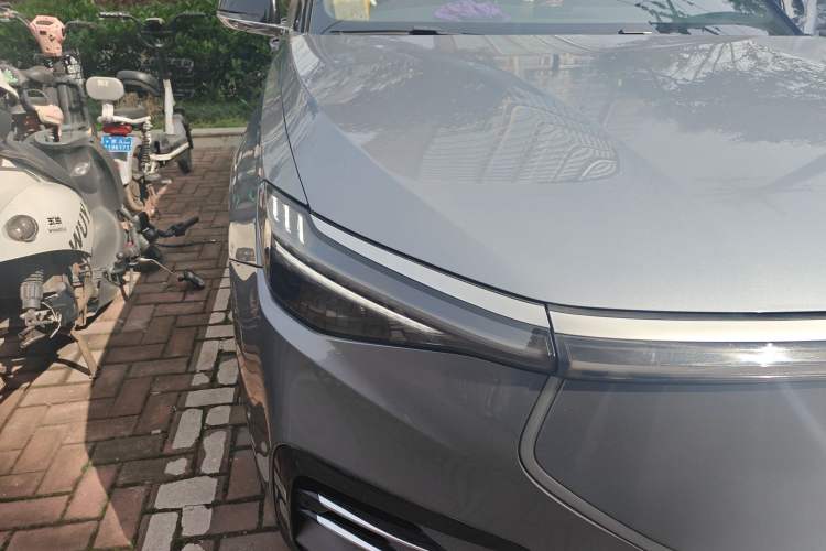 Used ENOVATE ME7 2021 530 km Right Front Headlight