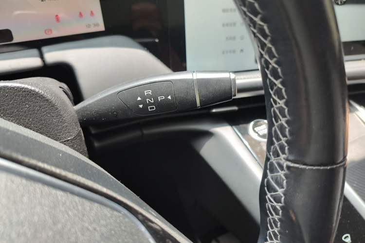 Used ENOVATE ME7 2021 530 km Gear Lever